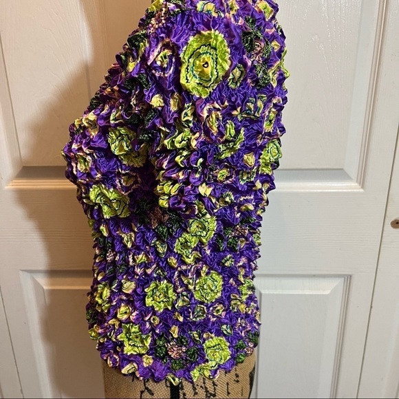 New F.C Top - Picture 3 of 8